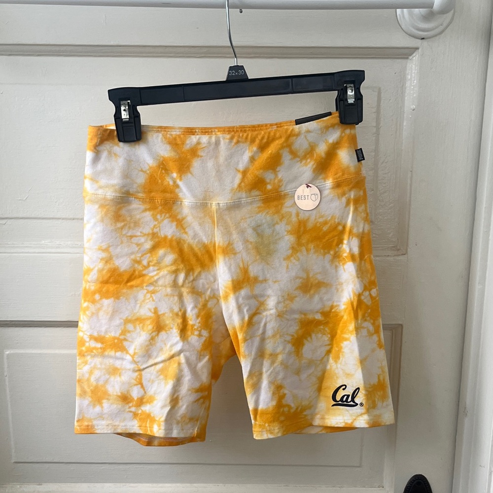 Pink Yoga Collegiate Collection High Waist Bike Short Tye Dye UC Berkeley (S)